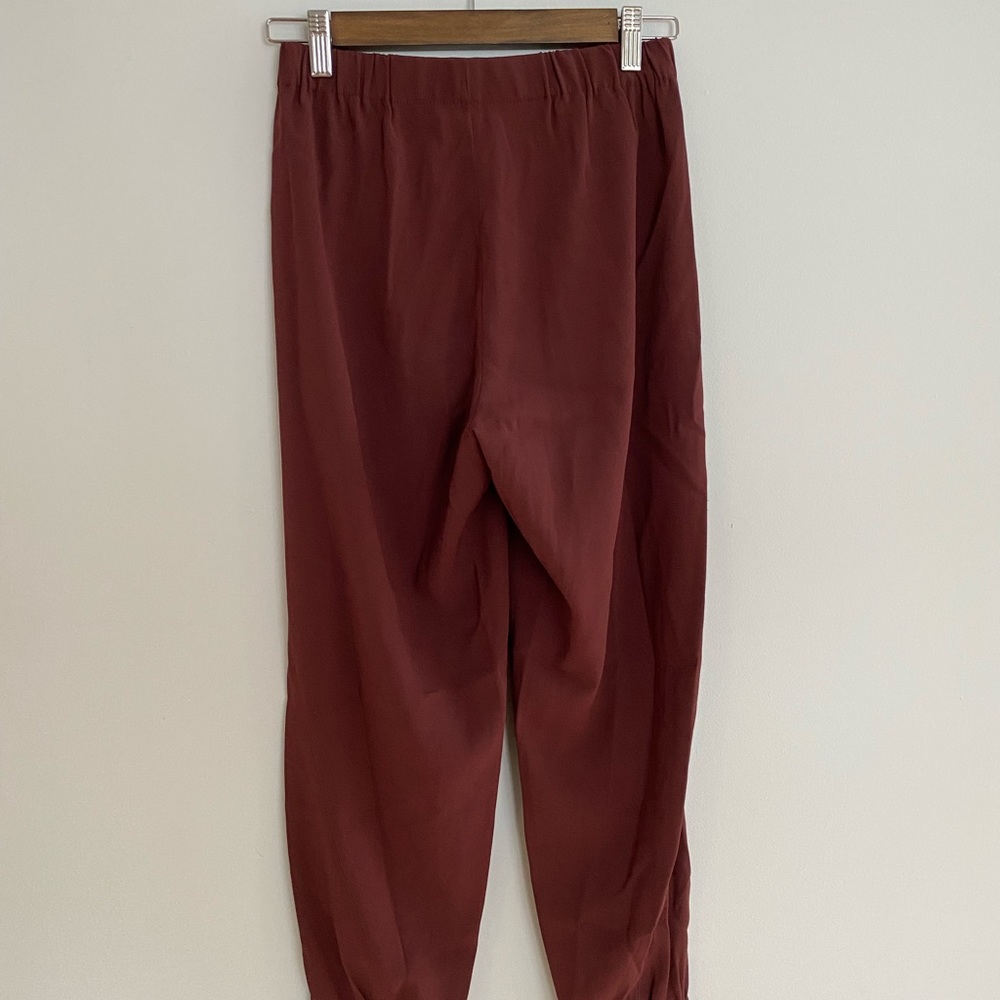 Aritzia Babaton dexter maroon pants